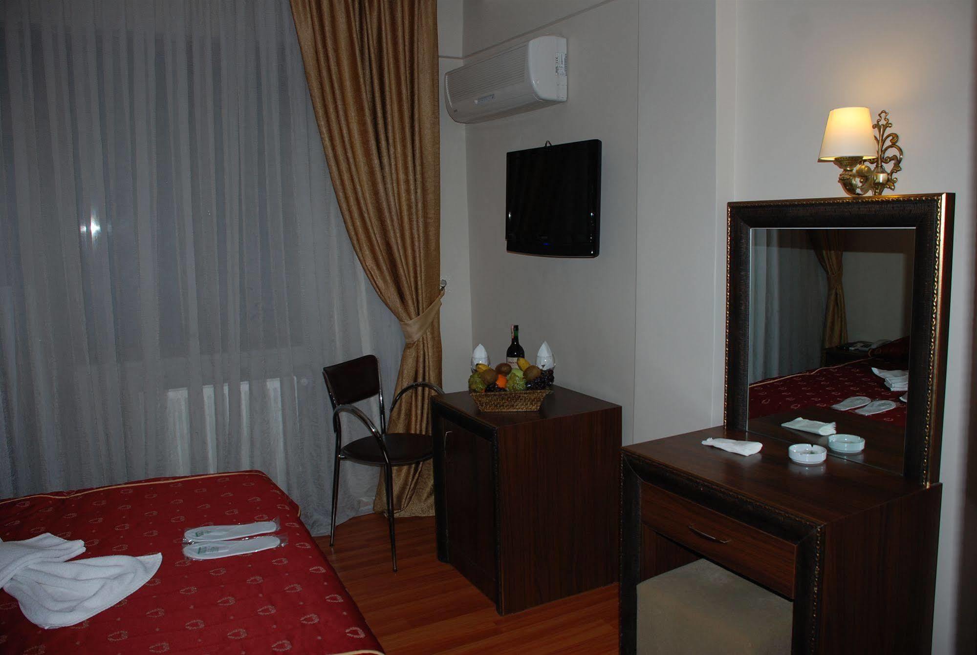 K Royal Hotel - Old City Istanbul Bagian luar foto